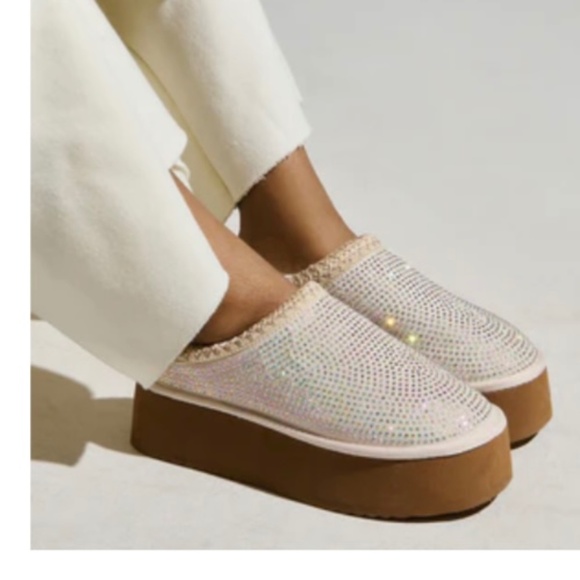 AKIRA AZALEA WANG DAVIAT WHITE EMBELLISHED SLIPPER FLAT Size 1010 - Picture 1 of 1